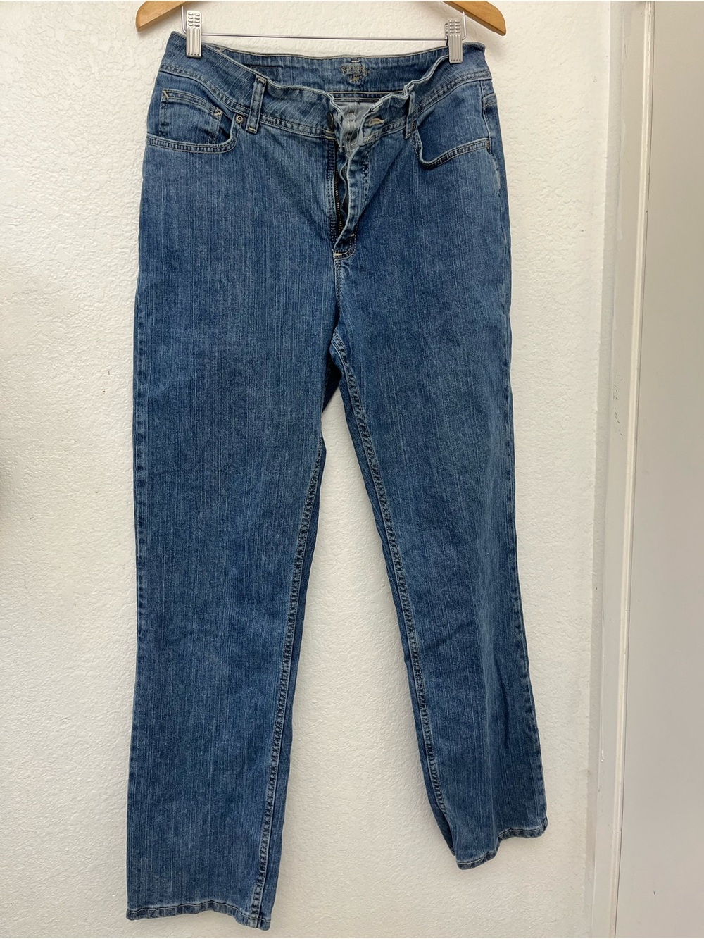 Lee Women's Straight-Leg Jeans in Medium Blue Denim